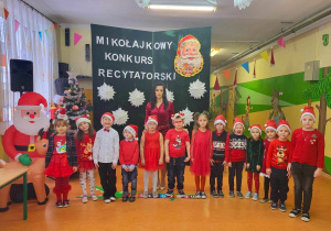 Przedszkolaki na Mikołajkowym Konkursie Recytatorskim.