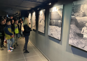Uczniowie w Muzeum w Wiślicy