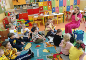 Rozmowy z pielęgniarką w grupie Krasnale.
