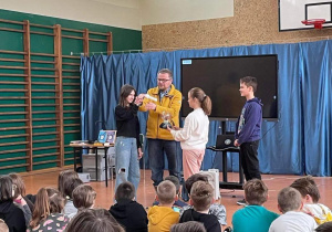 Spotkanie uczniów z Marcinem Koziołem