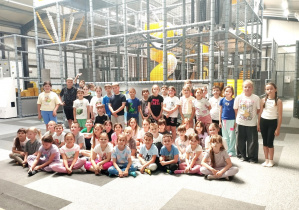 Uczniowie klas 1-3 ze Szkoły Filialnej w Sadykierzu w Sali zabaw ,,Szalona Kulka‘’.
