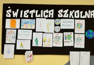 Nasze prace- okładka mojej ulubionej książki oraz kolorowanki z okazji Dnia Ziemi.