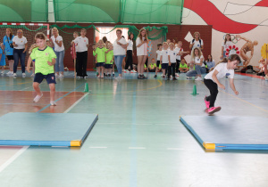 Zmagania sportowe w kategorii 5-6 latków.