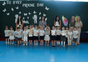 Zdjęcie grupowe "Szkrabów".