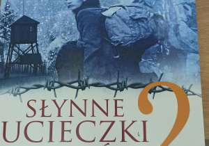 Na zdjęciu widzimy książki historyczne zakupione w ramach realizacji NPRCz.