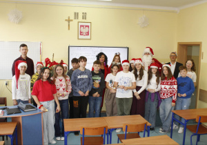 Spotkanie ze świętym Mikołajem w Szkole Podstawowej w Rzeczycy- klasa VIB.