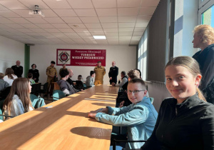 Uczniowie na eliminacjach powiatowych Ogólnopolskiego Turnieju Wiedzy Pożarniczej.