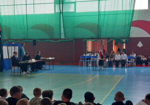 Świadek nr 4, starsza kobieta, opowiada o książkach jako najlepszych przyjaciółkach.