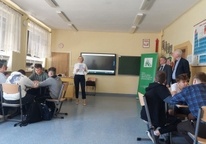 Kierownik KRUS-u otwiera konkurs wiedzy na temat bezpieczeństwa w rolnictwie.