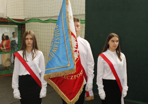 Uczniowie reprezentujący Sztandar Szkoły.