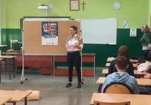 Prelekcja lekarza dotycząca resuscytacji krążeniowo oddechowej.