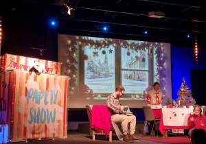 Fragment przedstawienia „Po co są święta?”.