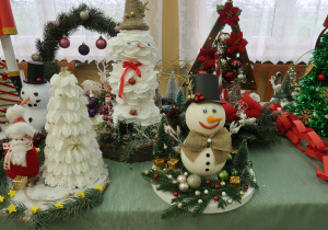 Prace wykonane przez uczniów na kiermasz.