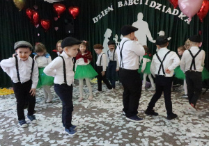 Dzieci zmienione w dorosłych.