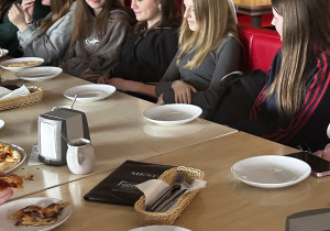 Wspólne rozmowy uczniów klasy 7b.