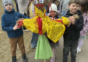 Spacer dzieci z Marzanną.