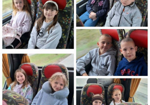 Zadowoleni uczniowie wracają autokarem z wycieczki.