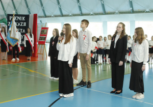 Recytacja wierszy patriotycznych przez uczniów klasy 7b.