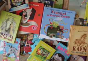 Wiele ciekawych pozycji książkowych dla dzieci.